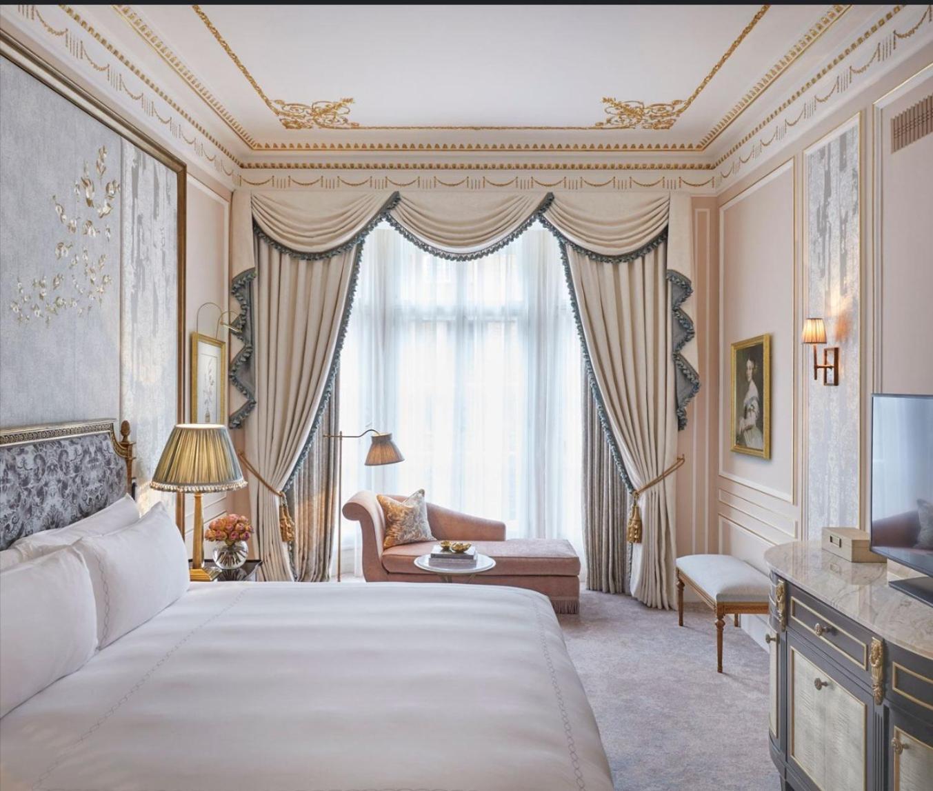 Empress Madani Palace Hotel Surrey Kültér fotó