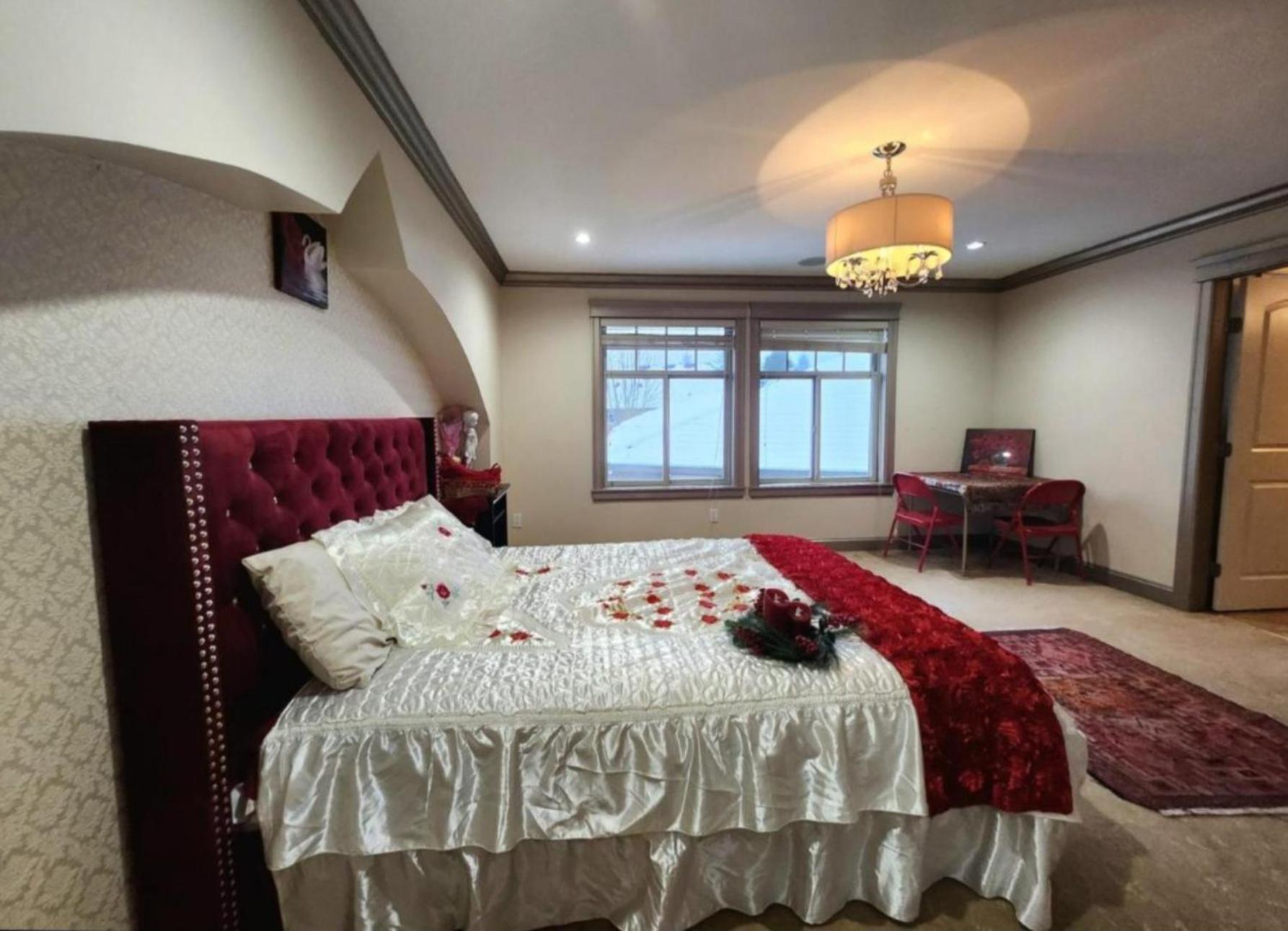 Empress Madani Palace Hotel Surrey Kültér fotó
