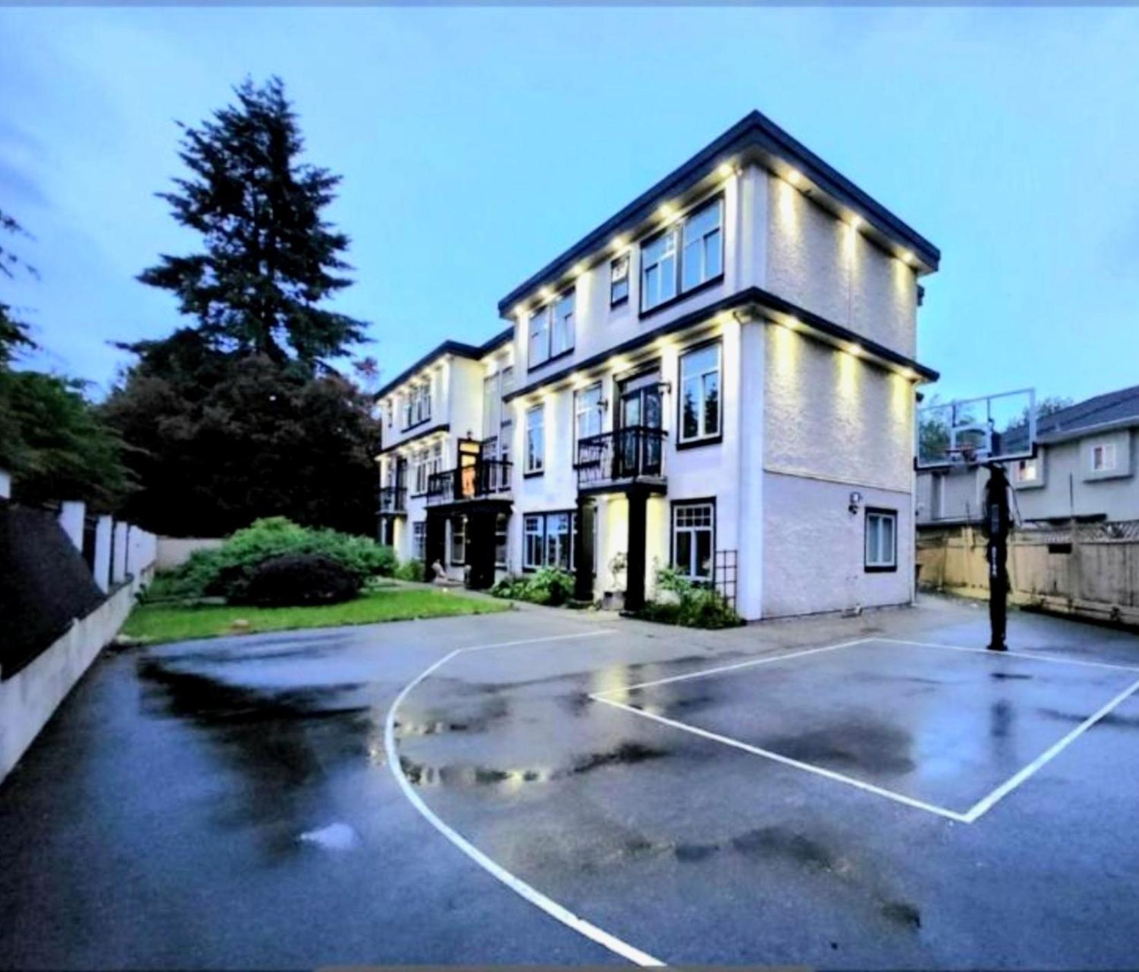 Empress Madani Palace Hotel Surrey Kültér fotó